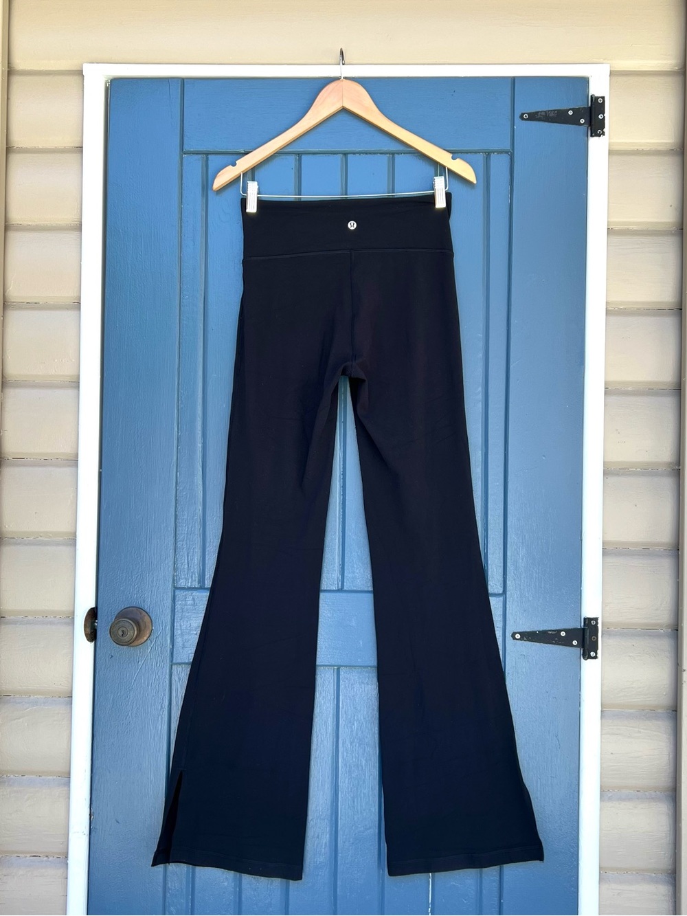 Lululemon Athletica Leggings with flare bottom Women's Size 6